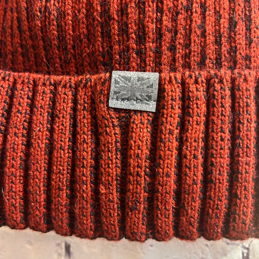 BRITTS KNITS MENS WINTER HARBOR BEANIE RUST RED COLOR ONE SIZE FITS MOST - Picture 4 of 9
